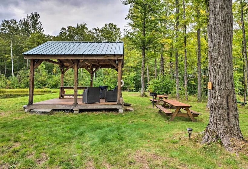 Victory Cabin W/ Hot Tub, By Skiing & Vast Trails!