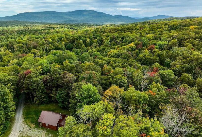 Victory Cabin W/ Hot Tub, By Skiing & Vast Trails!