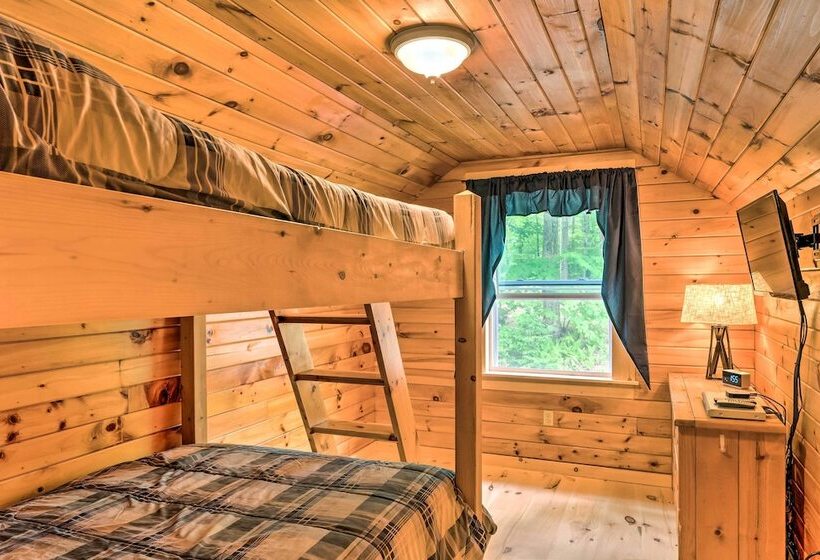 Victory Cabin W/ Hot Tub, By Skiing & Vast Trails!