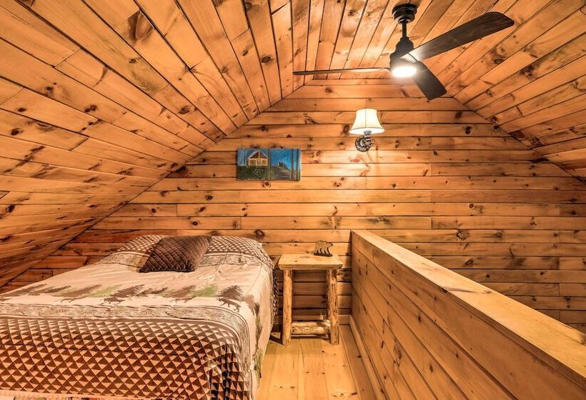 Victory Cabin W/ Hot Tub, By Skiing & Vast Trails!