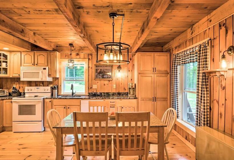 Victory Cabin W/ Hot Tub, By Skiing & Vast Trails!