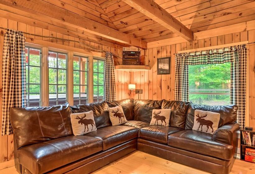 Victory Cabin W/ Hot Tub, By Skiing & Vast Trails!