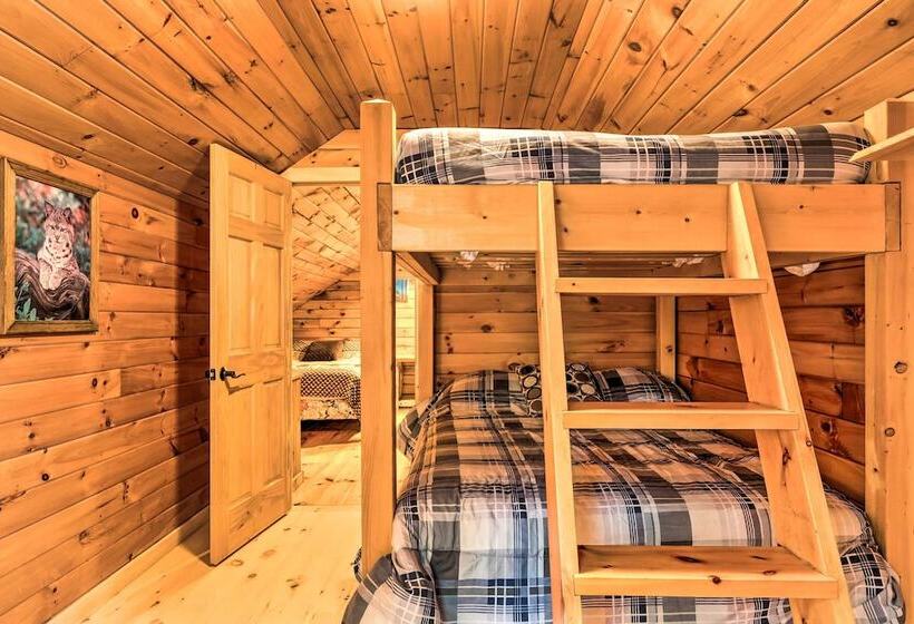 Victory Cabin W/ Hot Tub, By Skiing & Vast Trails!