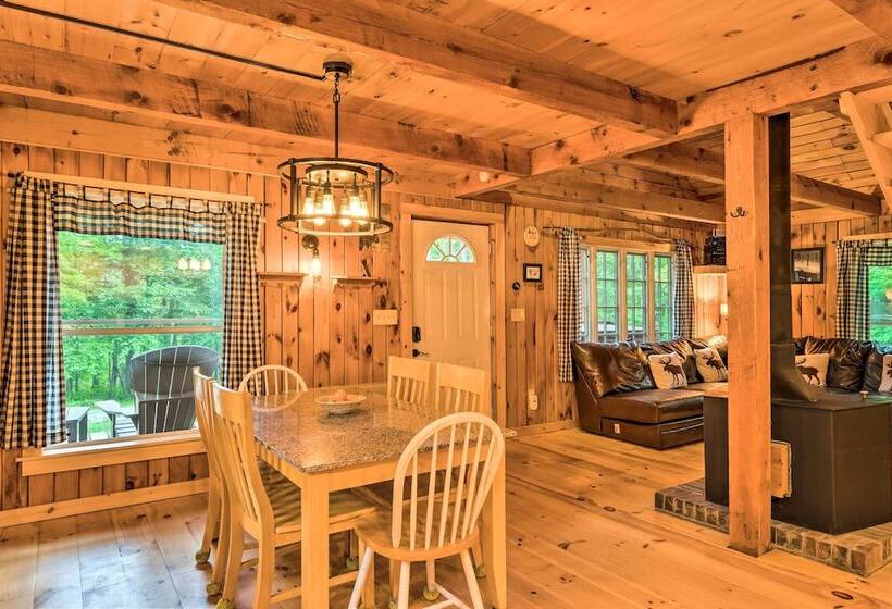 Victory Cabin W/ Hot Tub, By Skiing & Vast Trails!