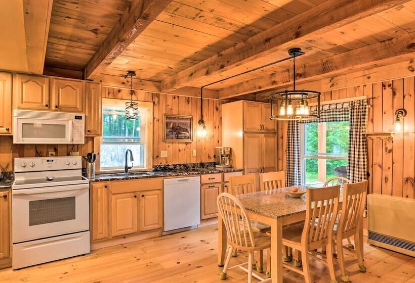 Victory Cabin W/ Hot Tub, By Skiing & Vast Trails!