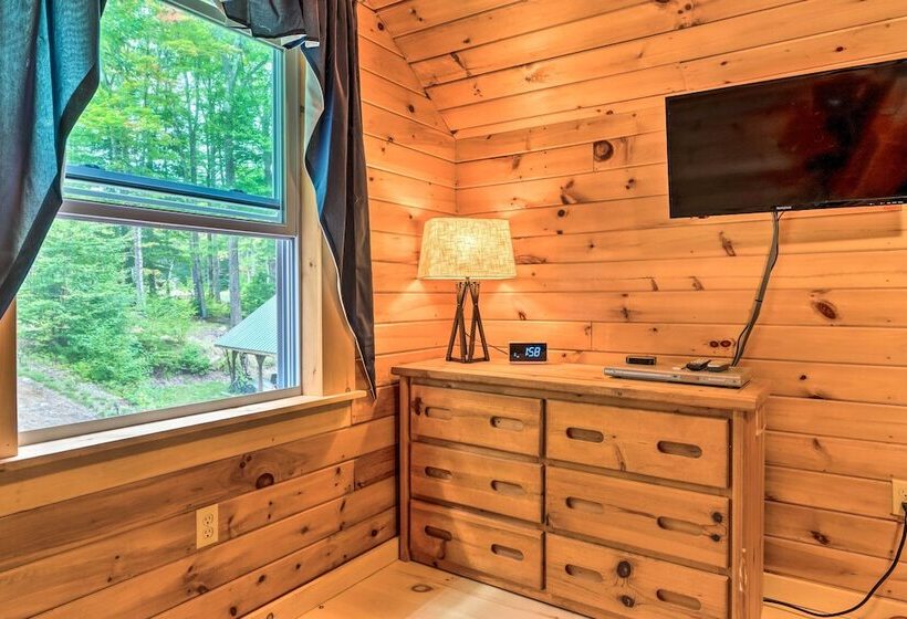 Victory Cabin W/ Hot Tub, By Skiing & Vast Trails!