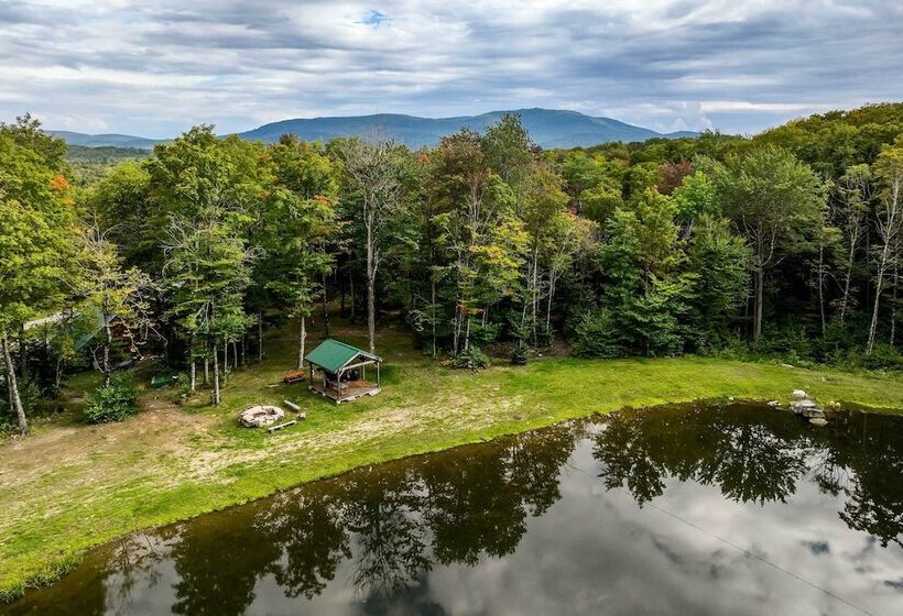 Victory Cabin W/ Hot Tub, By Skiing & Vast Trails!