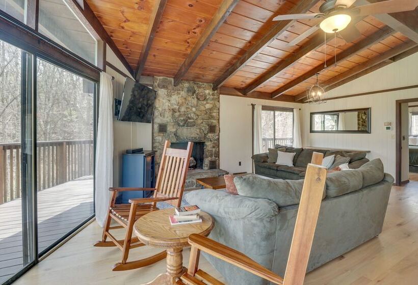 Mcgaheysville Vacation Rental: Yard & Fire Pit!