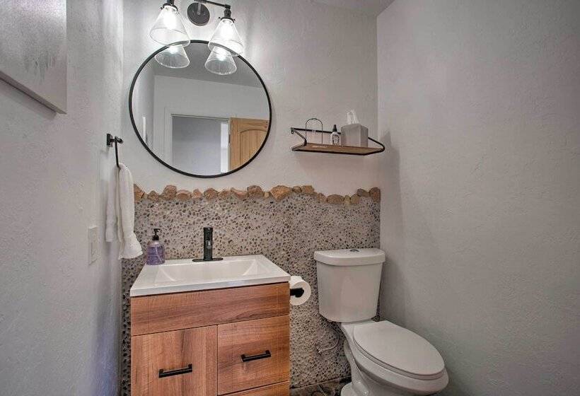 Medicine Park Cabin W/ Mountain Views!