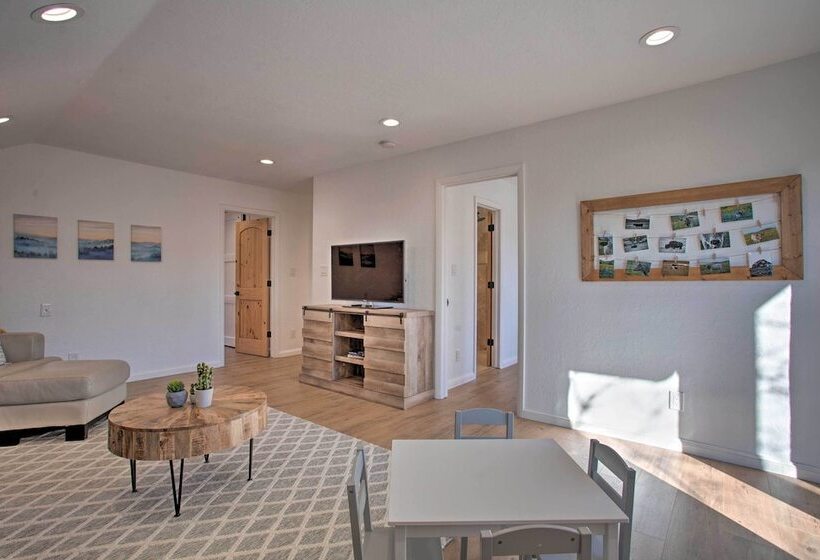 Medicine Park Cabin W/ Mountain Views!