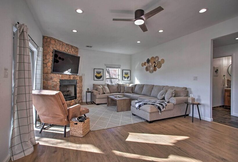 Medicine Park Cabin W/ Mountain Views!