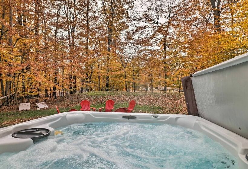 Mid Century Mod Poconos Retreat W/ Pool Table