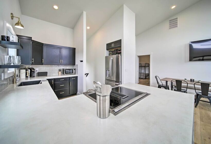 Modern Davenport Home W/ Water View & Grill!
