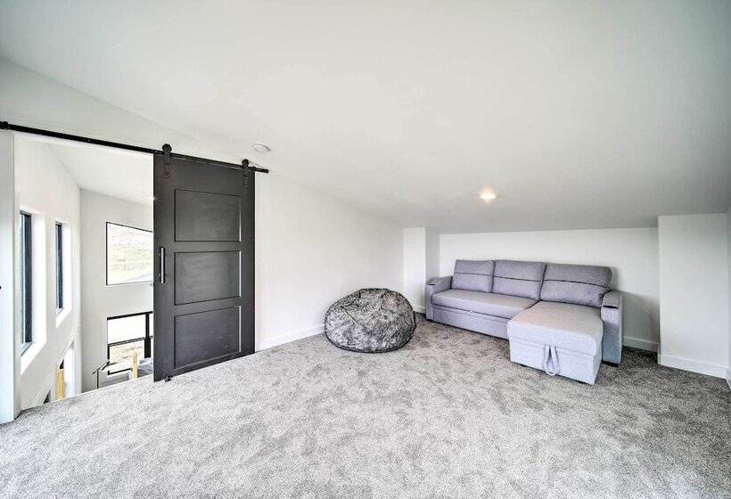 Modern Davenport Home W/ Water View & Grill!