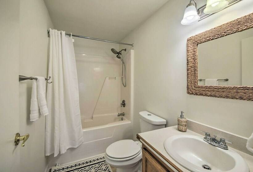 Modern Eckerty Home W/ Deck On Patoka Lake!