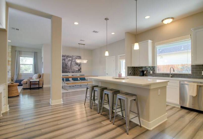 Modern Lago Vista Home W/ Pool & Lake Access!