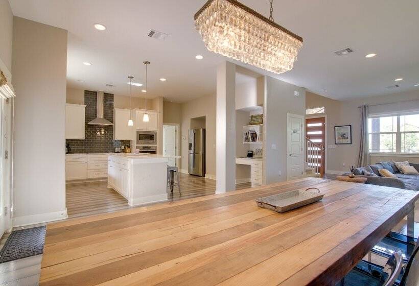 Modern Lago Vista Home W/ Pool & Lake Access!