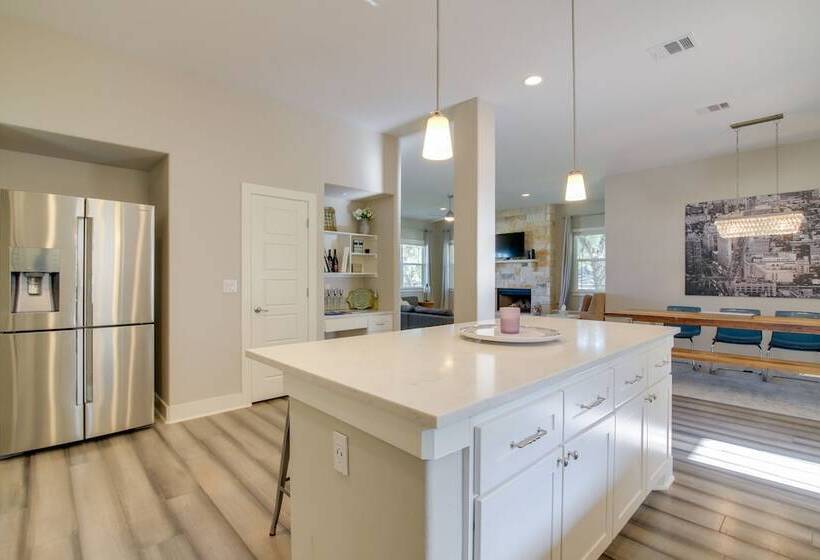 Modern Lago Vista Home W/ Pool & Lake Access!