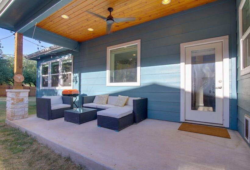 Modern Lago Vista Home W/ Pool & Lake Access!