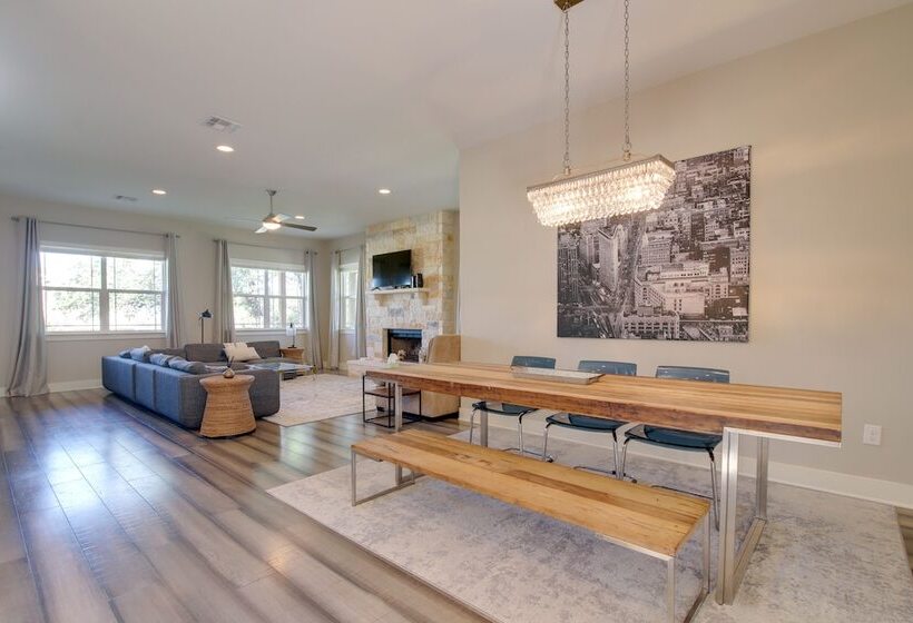 Modern Lago Vista Home W/ Pool & Lake Access!