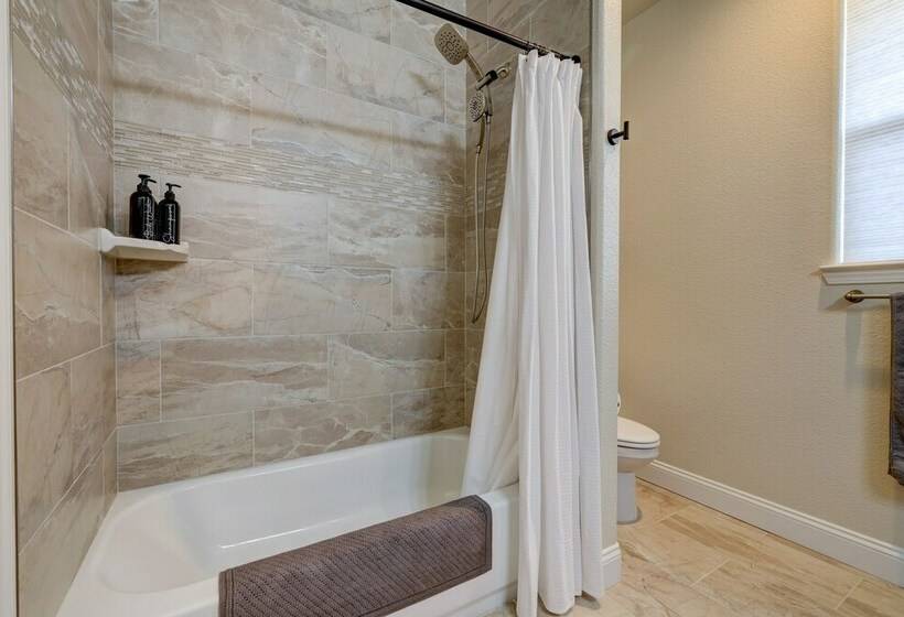 Modern Murphys Vacation Home Near Downtown!