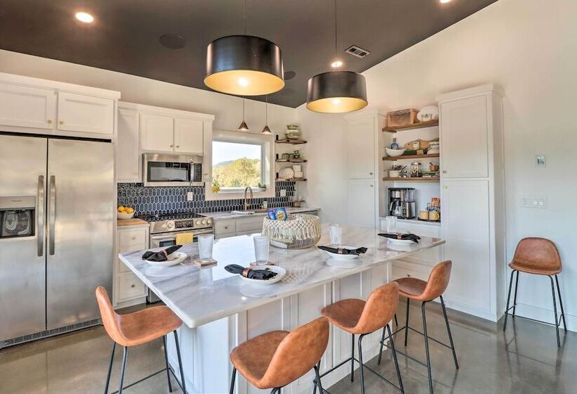 Modern Norfork House W/ Patio On White River!