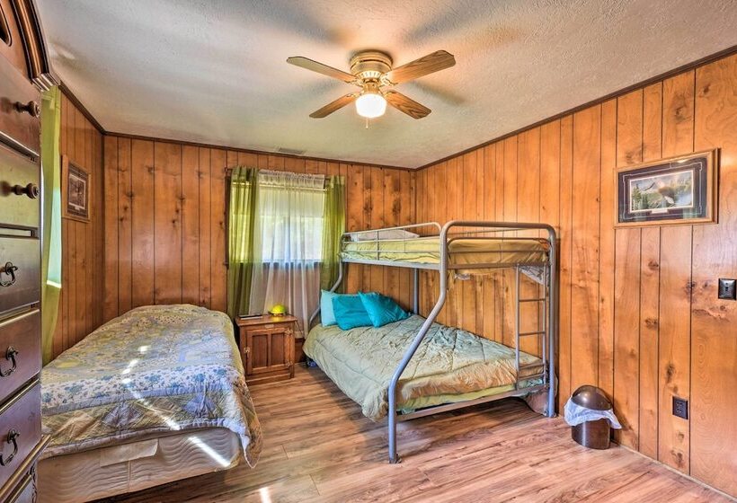 Murphy Cabin W/ Deck, Grill & Private Pond!