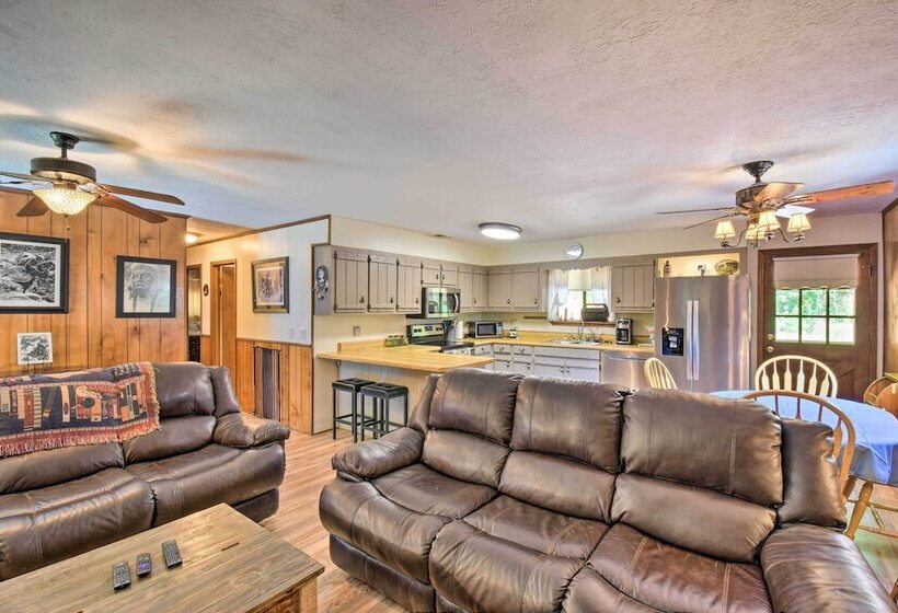 Murphy Cabin W/ Deck, Grill & Private Pond!