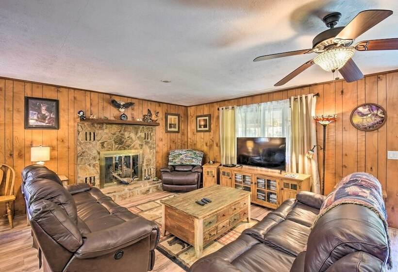 Murphy Cabin W/ Deck, Grill & Private Pond!