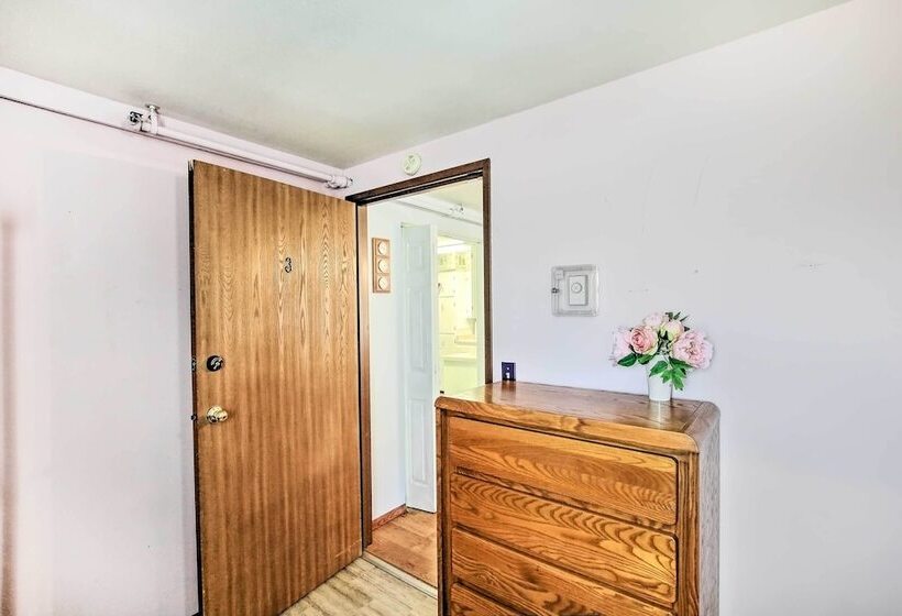 Neenah Home W/ Deck: Near Lake Winnebago