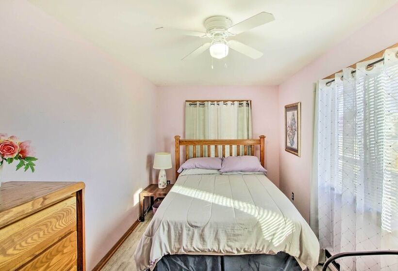 Neenah Home W/ Deck: Near Lake Winnebago