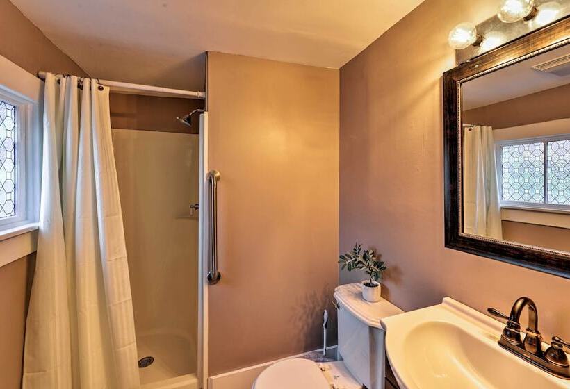 New Bern Home W/yard, Grill+walkable Location