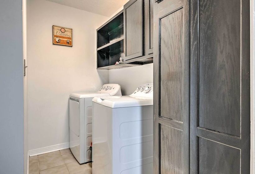 Ocean Springs Home W/ Sunroom ~ 5 Mi To Beach