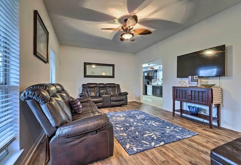 Ocean Springs Home W/ Sunroom ~ 5 Mi To Beach