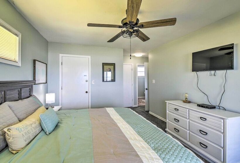 Oceanfront Retreat W/ Holden Beach Access!