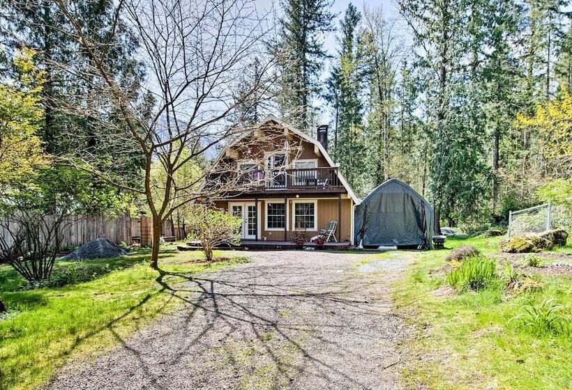 Owls Nest   Cozy Cabin W/ Hot Tub & Fireplace!