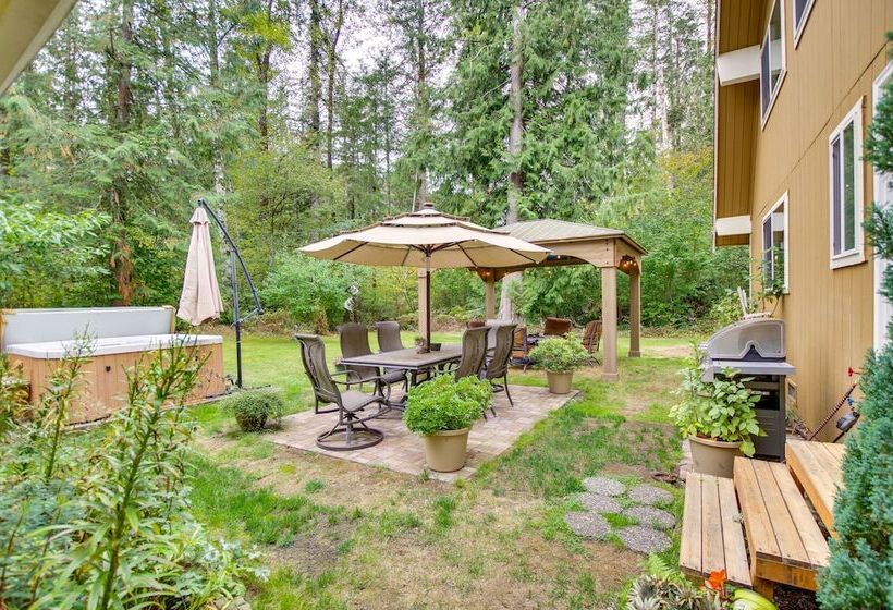 Owls Nest   Cozy Cabin W/ Hot Tub & Fireplace!