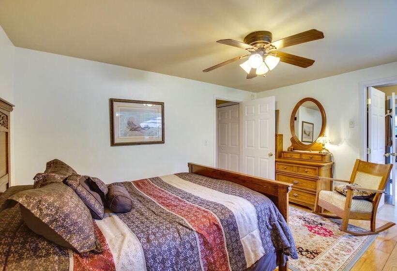 Owls Nest   Cozy Cabin W/ Hot Tub & Fireplace!