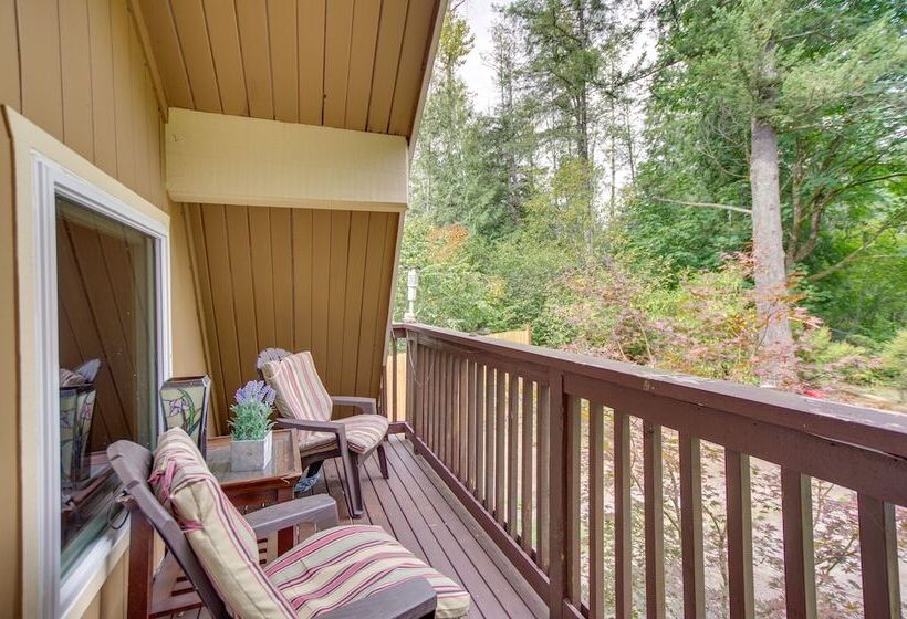 Owls Nest   Cozy Cabin W/ Hot Tub & Fireplace!