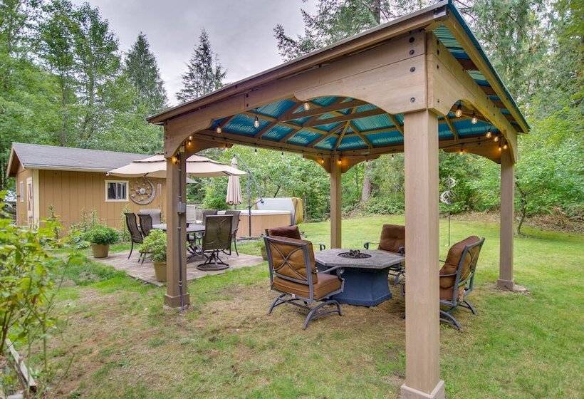 Owls Nest   Cozy Cabin W/ Hot Tub & Fireplace!