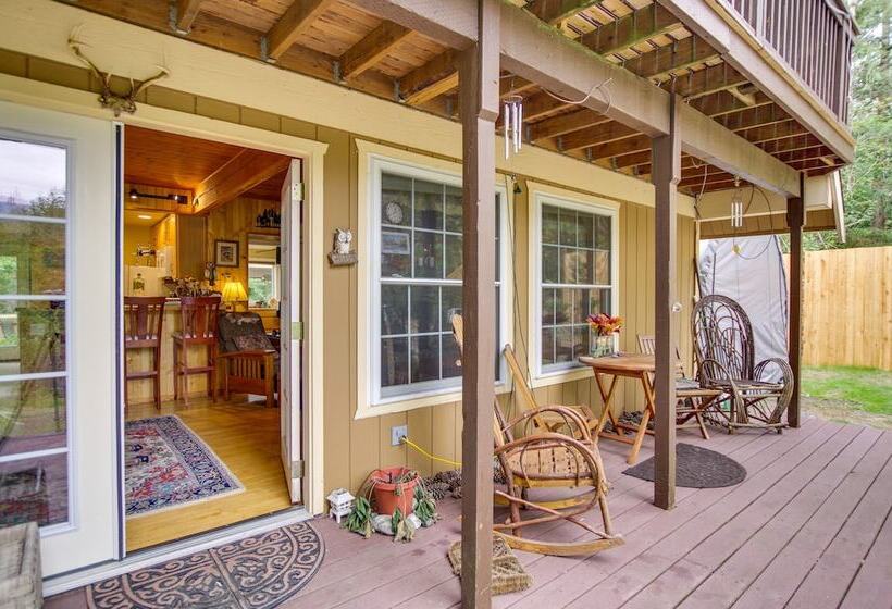 Owls Nest   Cozy Cabin W/ Hot Tub & Fireplace!