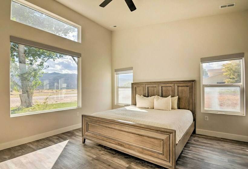 Parowan Retreat W/ Swim Spa & Tesla Charger!