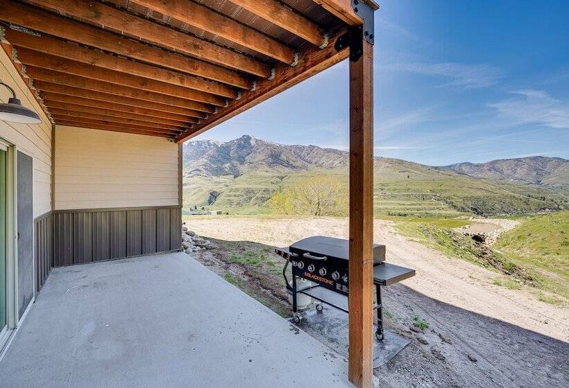 Pateros Home W/ Deck, 7 Mi To Alta Lake Park!