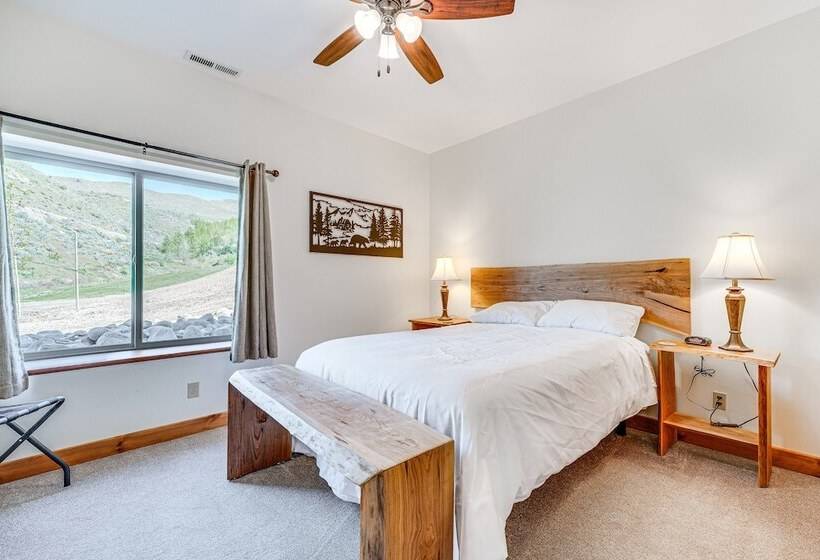 Pateros Home W/ Deck, 7 Mi To Alta Lake Park!