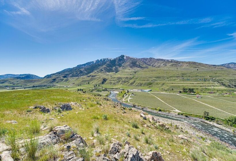 Pateros Home W/ Deck, 7 Mi To Alta Lake Park!