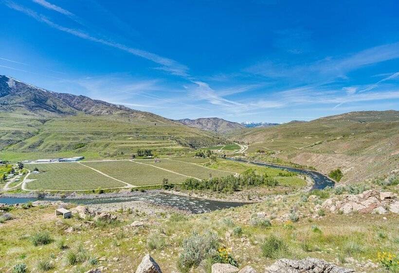 Pateros Home W/ Deck, 7 Mi To Alta Lake Park!