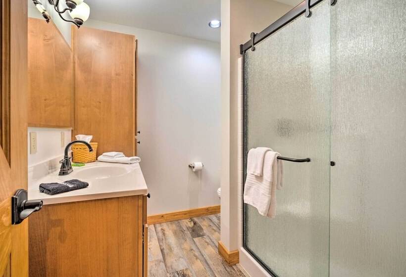 Pateros Home W/ Deck, 7 Mi To Alta Lake Park!