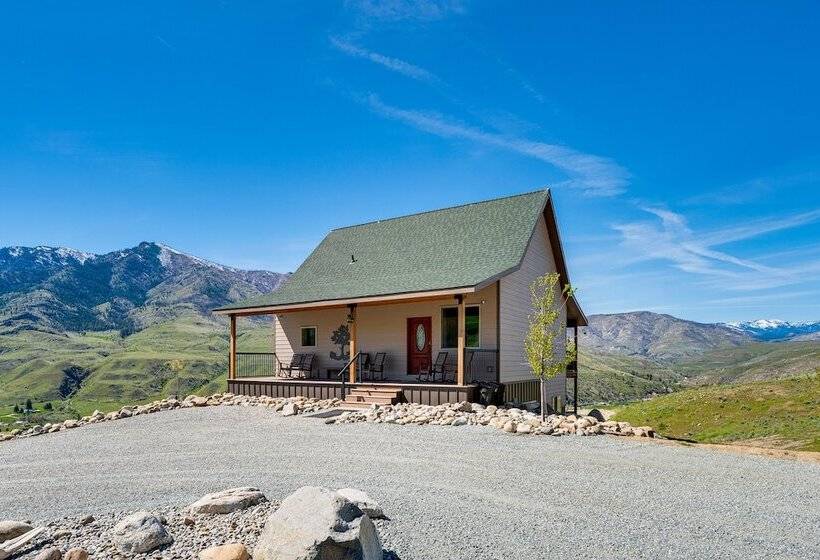 Pateros Home W/ Deck, 7 Mi To Alta Lake Park!
