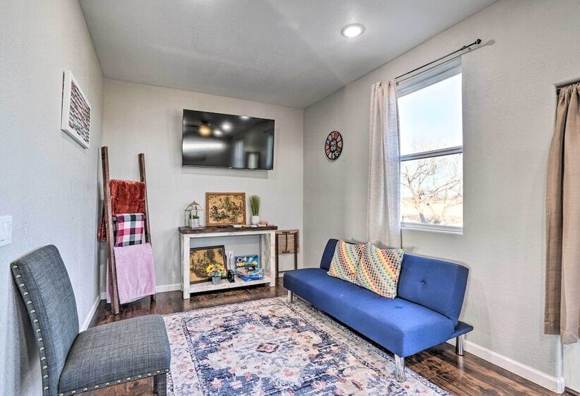 Peaceful Atascosa Home W/ Balcony & Deck!