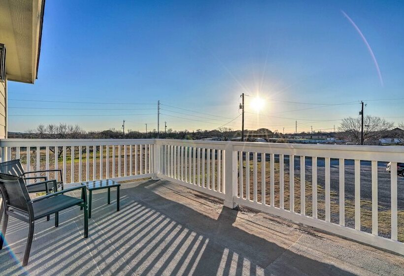 Peaceful Atascosa Home W/ Balcony & Deck!